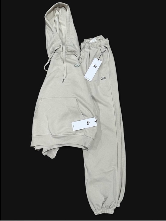 ALO Yoga Tops - NWT Alo Yoga Accolade Hoodie & Jogger Matching Sweat Set - Bone XS